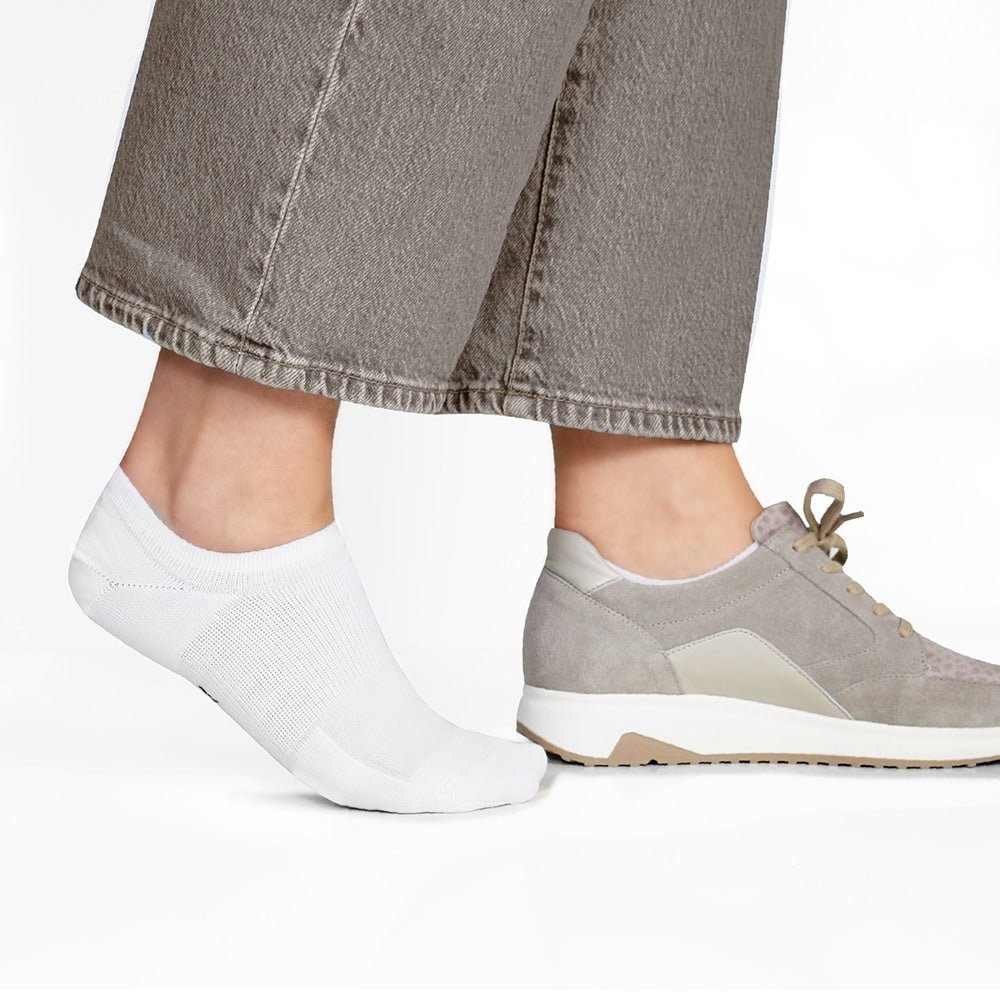 strumpor-som-inte-syns-i-sneakers-minfot-ankel-merino-vit